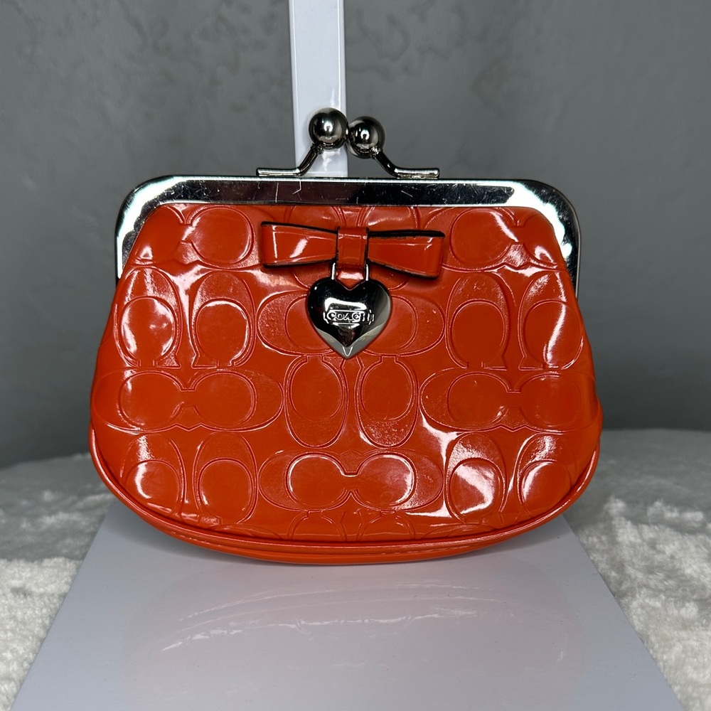 🧡Coach Orange Embossed Kisslock Coin Purse.🧡